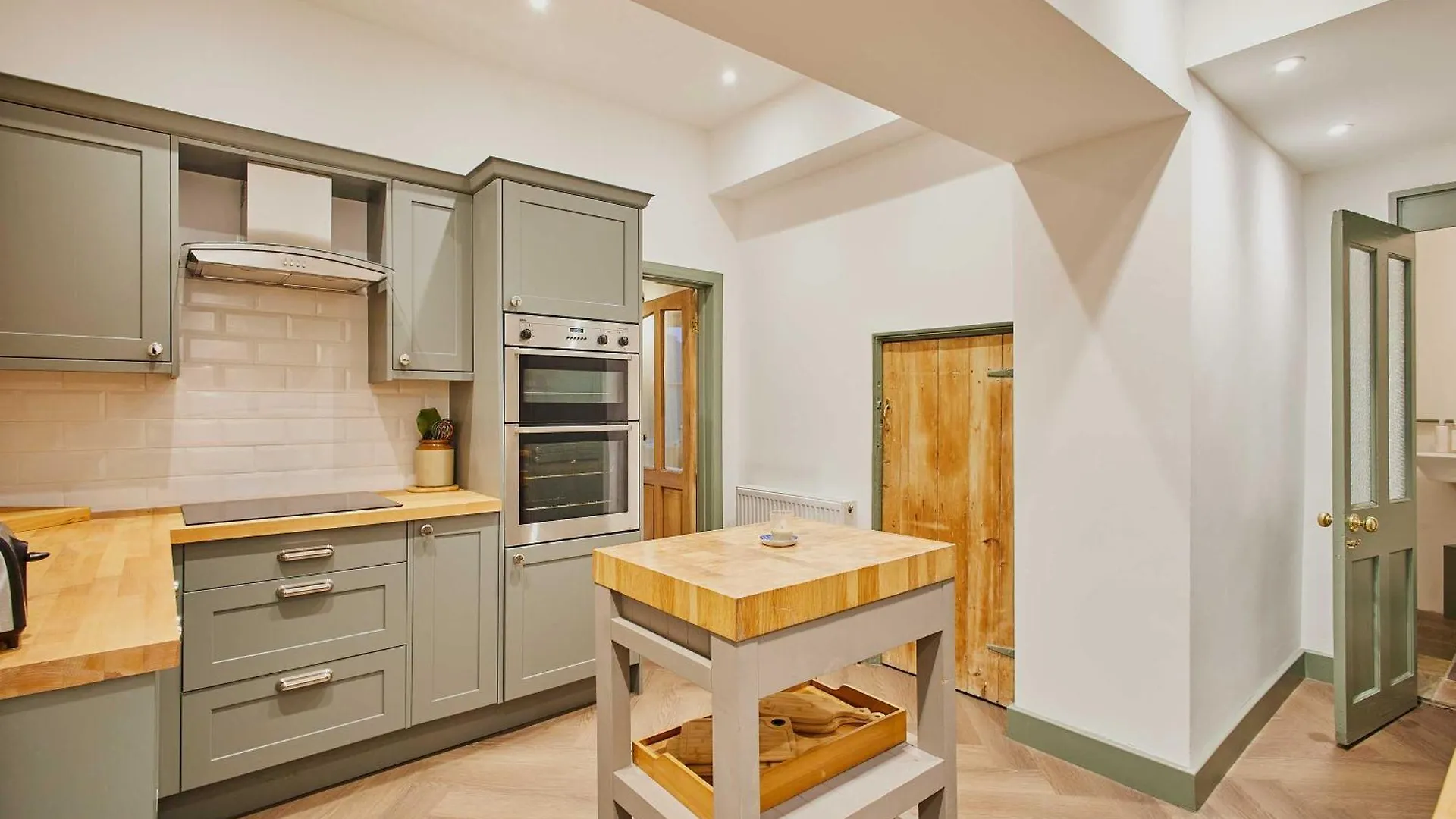 Host & Stay - Temple Terrace Richmond
